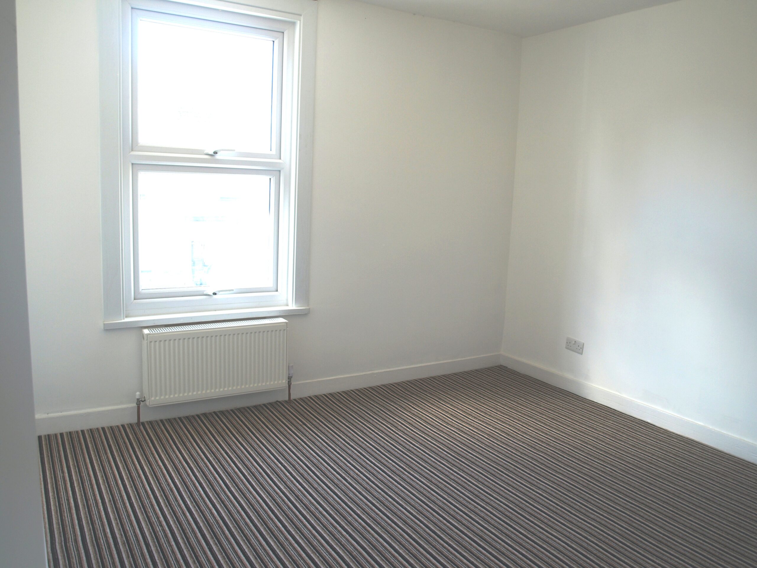 2 Bed Terrace Trafalgar Street Gillingham Home Estate