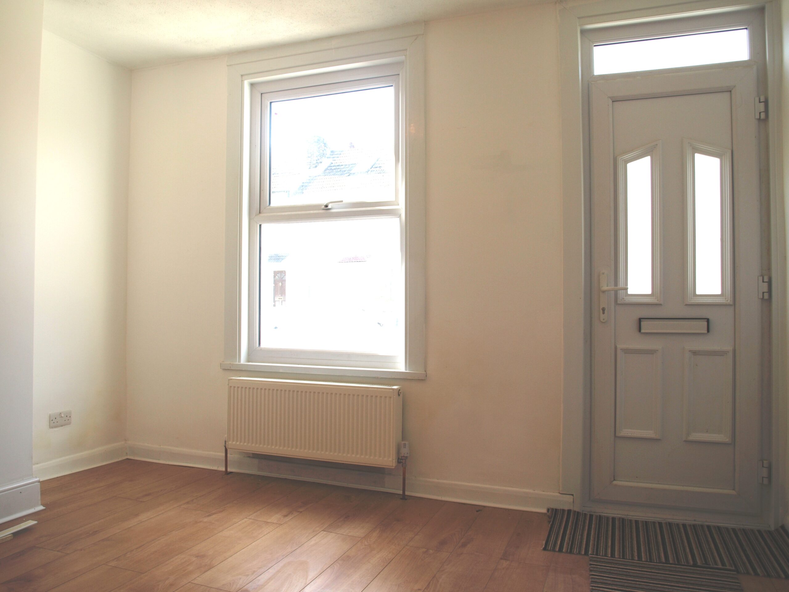 2 Bed Terrace Trafalgar Street Gillingham Home Estate
